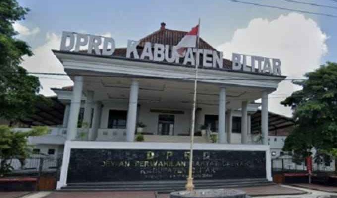 Fraksi PDIP Soroti Biaya Pendidikan Mahal, Bupati Blitar: Pemkab Sediakan Berbagai Fasilitas