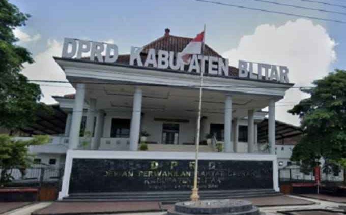 Fraksi PDIP Soroti Biaya Pendidikan Mahal, Bupati Blitar: Pemkab Sediakan Berbagai Fasilitas