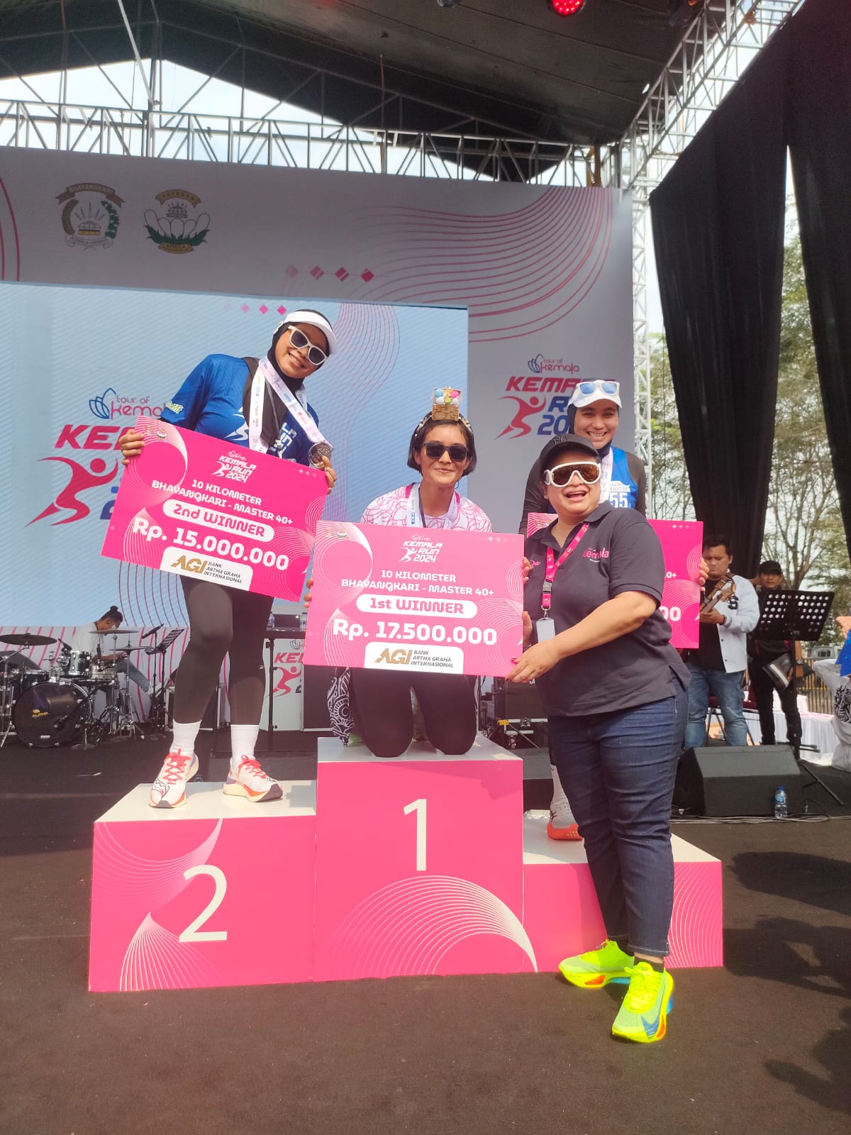 Bhayangkari Polres Purwakarta Raih Juara 3 Kemala Run 2024 Kategori half marathon Master 40+