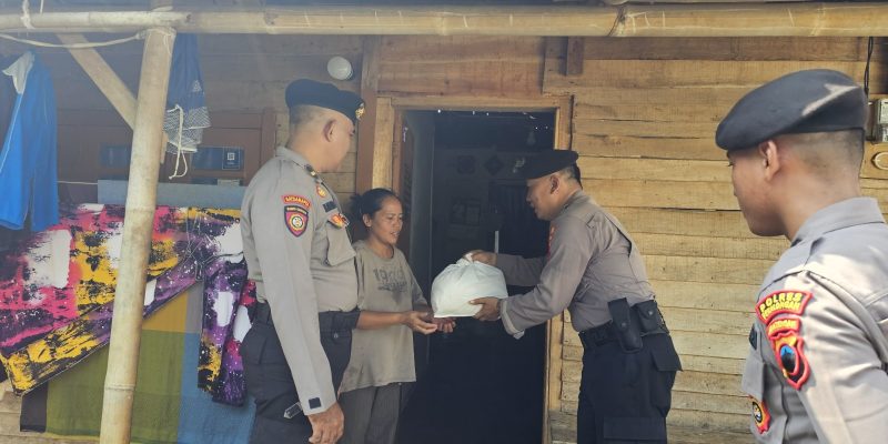 Jumat Berkah, Sat Samapta Polres Pekalongan Gelar Bakti Sosial
