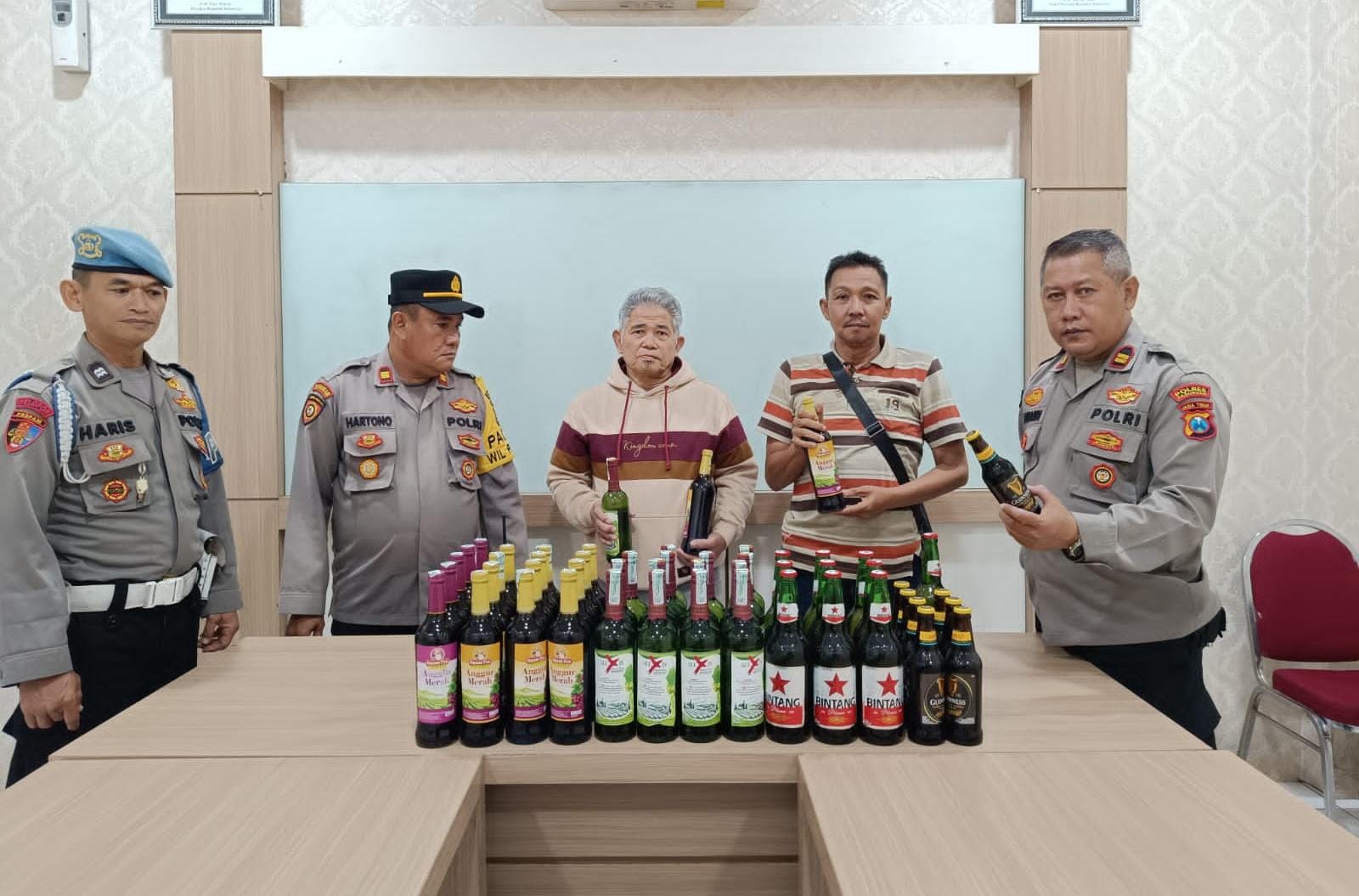 Giat Operasi Miras Rutin, Polsek Prigen Berhasil Amankan Puluhan Miras Ilegal
