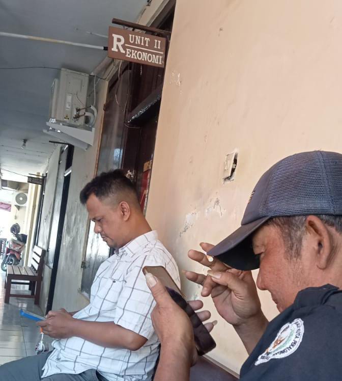 Diperiksa Polisi, Wartawan Korban Intimidasi Oknum Pengurus Koperasi KPBS Berikan Keterangan Ke Penyidik