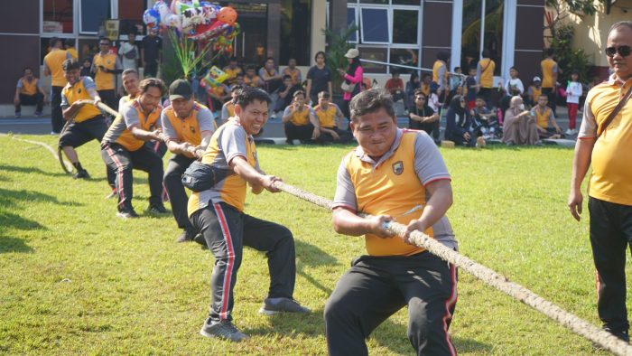 Hari  Bhayangkara Ke-78 : Polres Batang Hidupkan Kembali Olahraga Tradisional