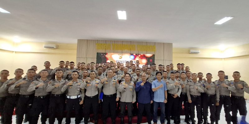 Kompol H.Adi Fauzi  Melepas Siswa Diktuk Ba Polri SPN Polda Jabar Gel 1 Tahun Anggaran 2024