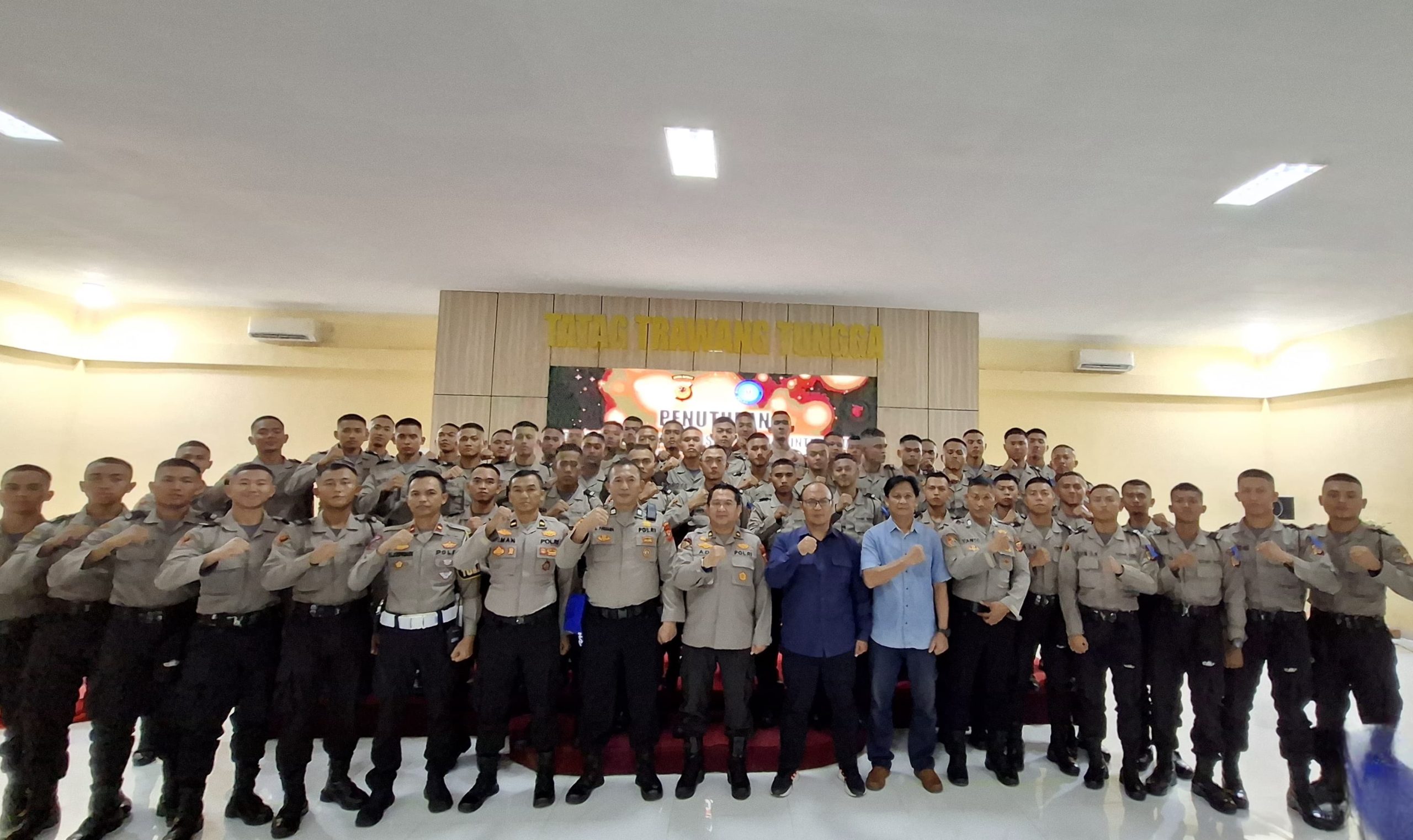 Kompol H.Adi Fauzi  Melepas Siswa Diktuk Ba Polri SPN Polda Jabar Gel 1 Tahun Anggaran 2024