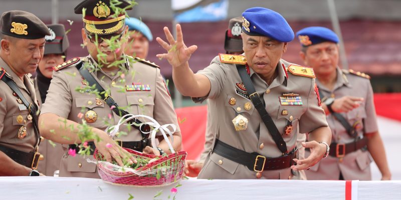 Polda Kalteng Gelar Upacara Tabur Bunga Peringatan HUT Bhayangkara ke-78 di Dermaga Flamboyan Palangka Raya