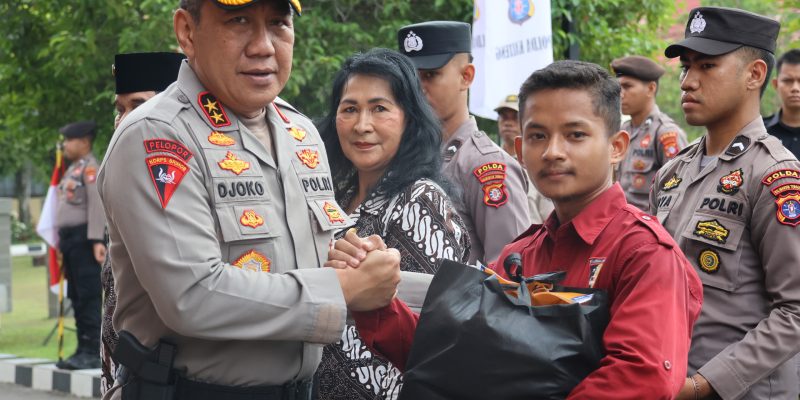 HUT Bhayangkara ke-78, Polda Kalteng dan Polres Jajaran Salurkan 8.060 Paket Sembako Untuk Masyarakat