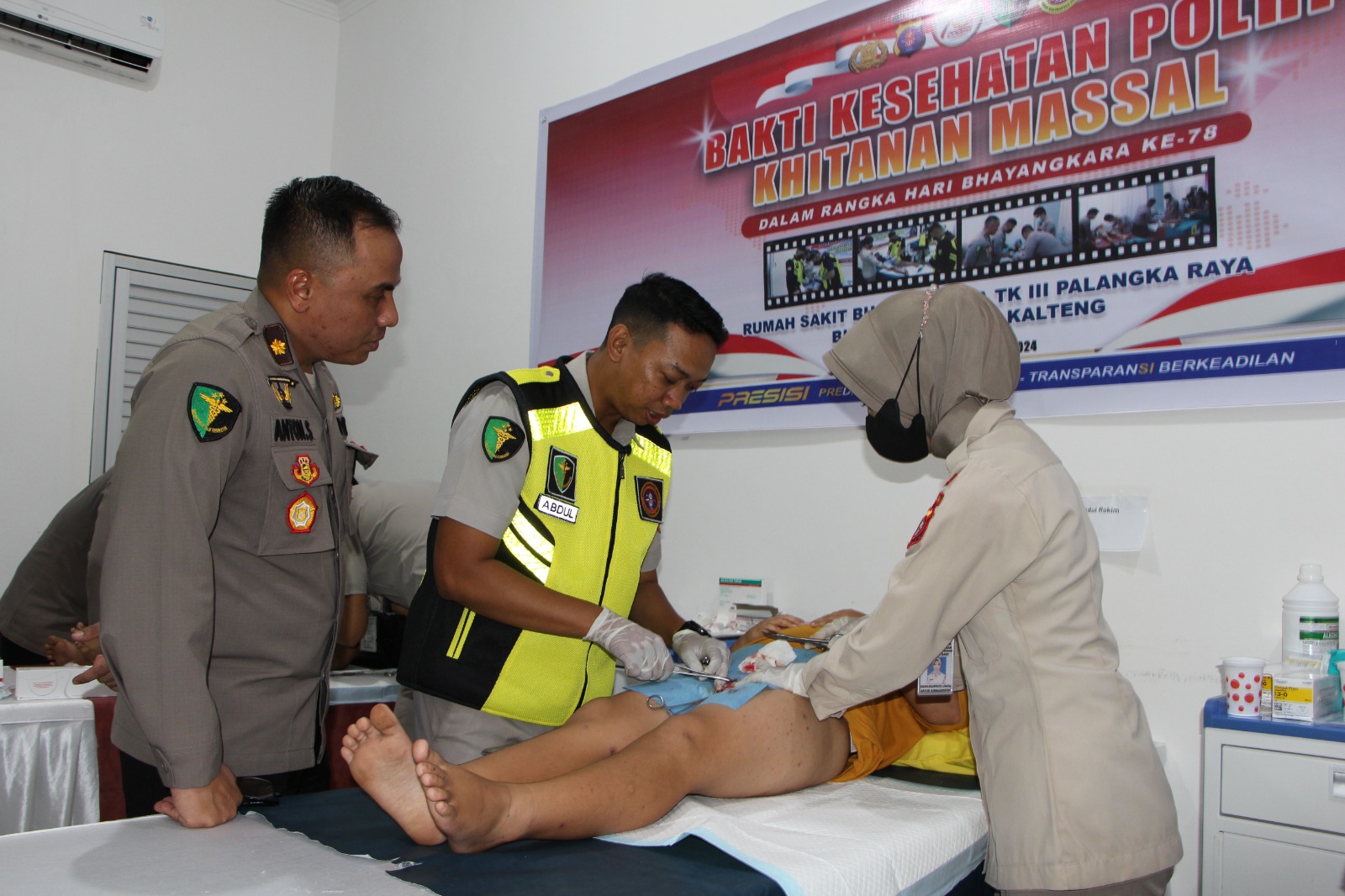 Hari Bhayangkara Ke 78, Masyarakat Antusias Ikuti Bakti Kesehatan Khitanan Massal Rumkit Bhayangkara