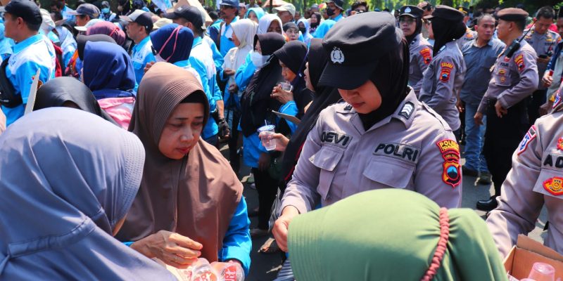 Sikap Humanis Polwan Polres Pekalongan Dalam Pengamanan Audiensi SPN PT. S. Dupantex