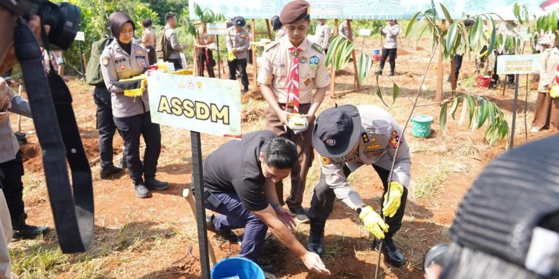SSDM Polri Gelar Bakti Sosial  Hari Bhayangkara ke-78 di Lahan Pusat Pembinaan SDM UNGGUL Polri