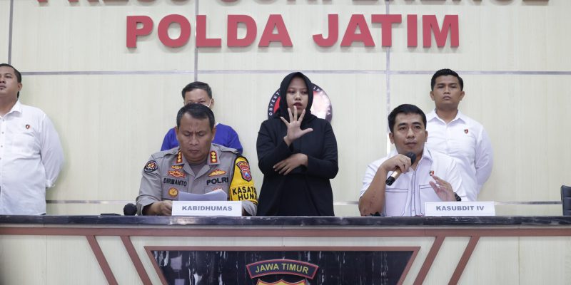 Ditreskrimum Polda Jatim Amankan Tersangka Tipu Gelap Proyek Apartemen di Surabaya
