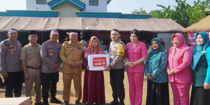 Sambut Hari Bhayangkara Ke-78, Polres Pasuruan Gelar Bakti Sosial Dan Pengobatan Gratis Serta Bedah Rumah Untuk Masyarakat.