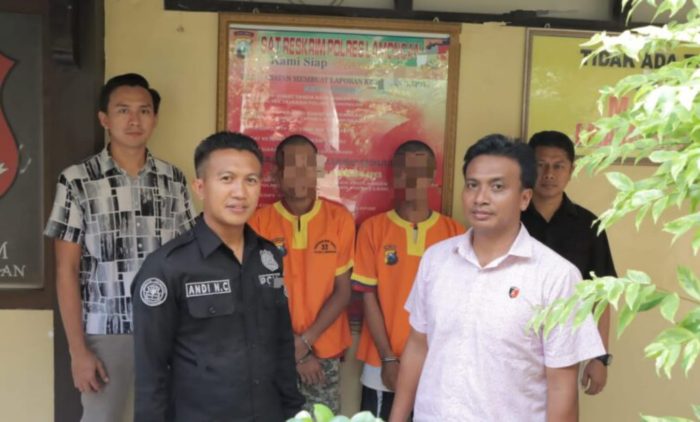 Tak Terima Disalip, 2 Pelaku Pengroyok Pemotor Di Lamongan Diamankan Polisi.
