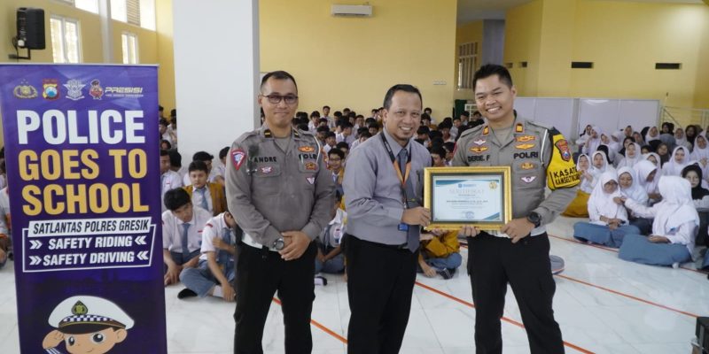 Police Goes to School di SMA Muhammadiyah 1 Gresik, Tanamkan Kesadaran Tertib Lalu Lintas Sejak Dini