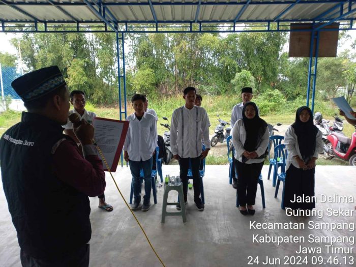 PPS Desa Paseyan Lantik 8 Petugas Pantarlih Untuk Pilkada 2024