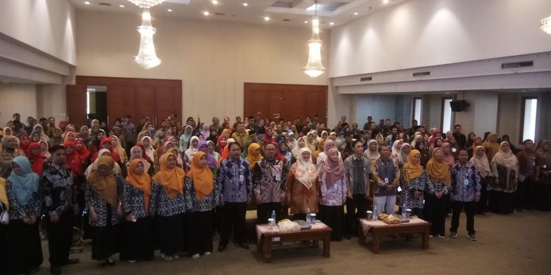 Wakil Walikota Depok Ir. H. Imam Budi Hartono yang Diwakilkan oleh Kepala Bidang Lembaga Pendidikan Paud Dinas Pendidikan kota Depok Drs. Suryana S. Pd. M.Pd,  Membuka Teknis Penulisan Ijazah Tingkat Paud Se-kota Depok.
