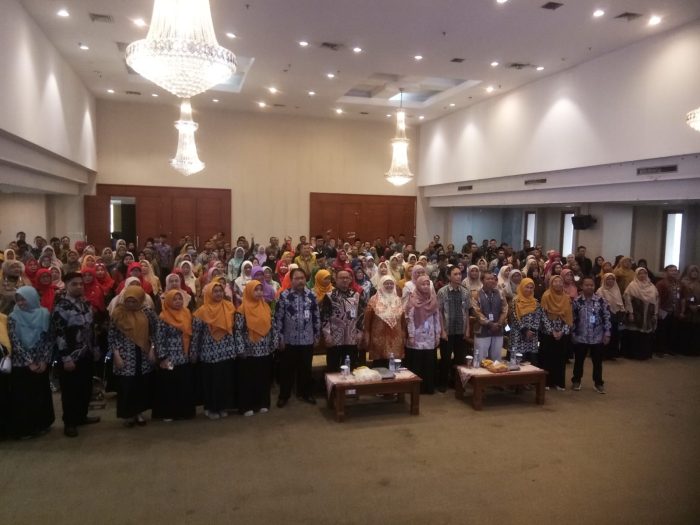 Wakil Walikota Depok Ir. H. Imam Budi Hartono yang Diwakilkan oleh Kepala Bidang Lembaga Pendidikan Paud Dinas Pendidikan kota Depok Drs. Suryana S. Pd. M.Pd,  Membuka Teknis Penulisan Ijazah Tingkat Paud Se-kota Depok.