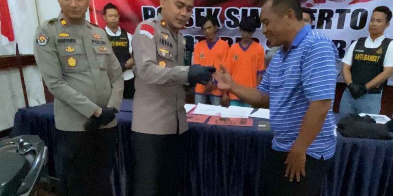 POLSEK SIMOKERTO AMANKAN PELAKU PENCURI DI 33 TKP DAN BEKUK PELAKU GANGSTER