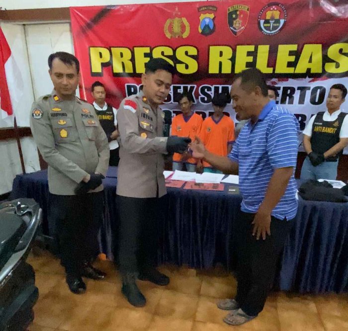 POLSEK SIMOKERTO AMANKAN PELAKU PENCURI DI 33 TKP DAN BEKUK PELAKU GANGSTER