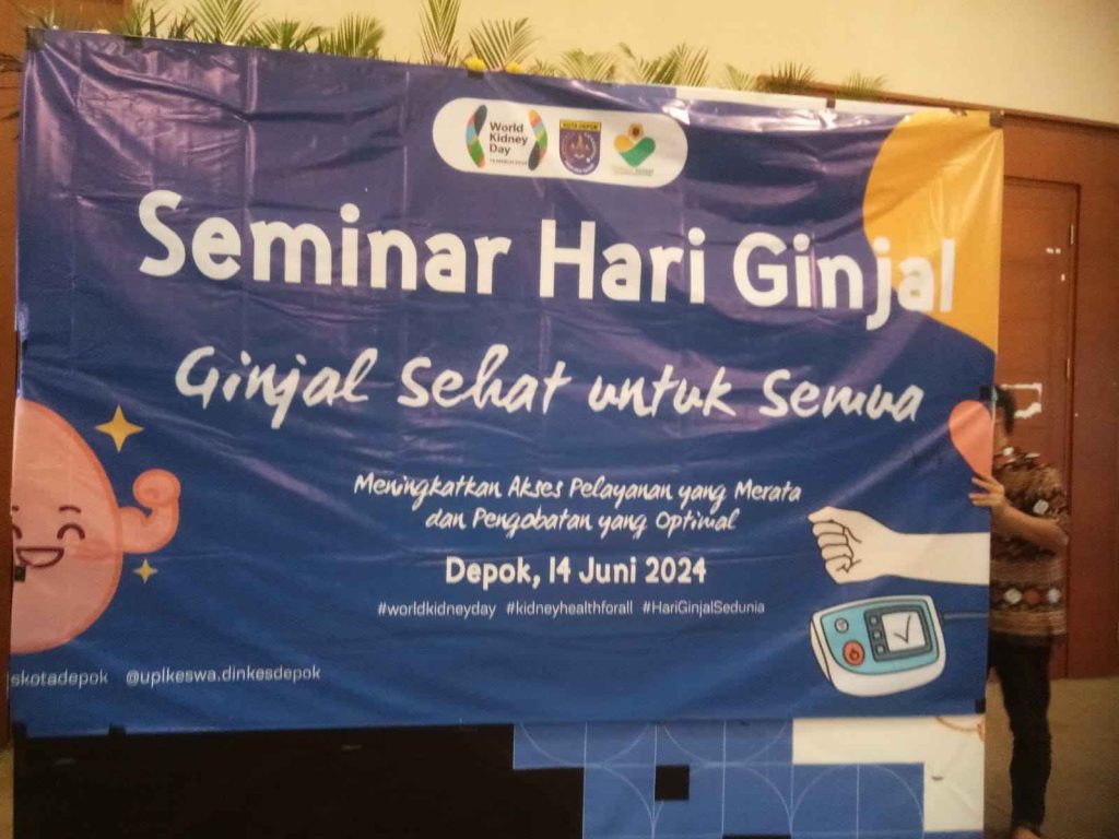Wakil Walikota Depok Ir. H. Imam Budi Hartono, yang Diwakili Oleh Kepala Dinas Kesehatan Kota Depok dr Ibu Merry Membuka Acara Seminar Ginjal Kota Depok.