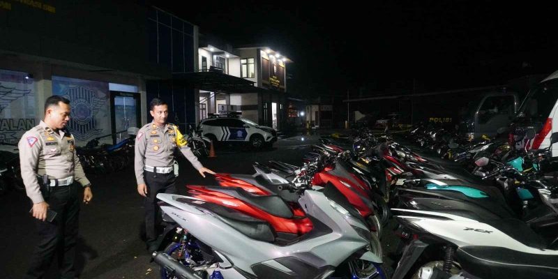 Polres Bangkalan Gerebek Balap Liar Dan Amankan 52 Motor di Jalan Lintas Lomaer Blega