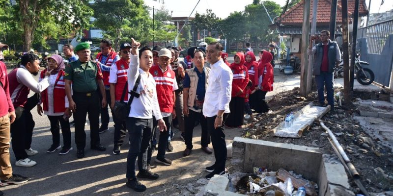 Blusukan Di Siwalankerto Dan Kutisari, LPMK Beri Apresiasi Walikota Eri Tanggulangi Banjir