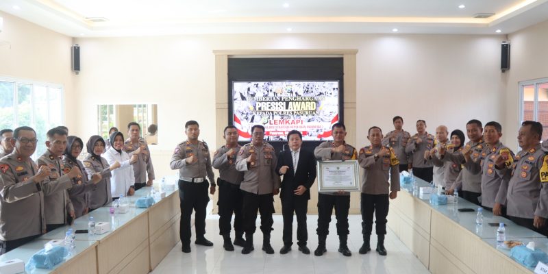 Polres Pasuruan Mendapat Penghargaan Presisi Award Dari Lembaga Kajian Strategis Kepolisian Indonesia