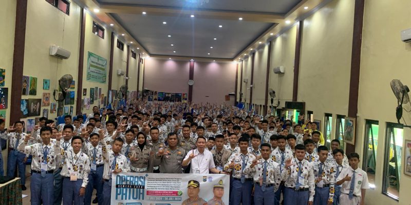 Wujudkan Sadar Berlalu Lintas, Satlantas Polres Pasuruan Sosialisasi Safety Riding Di Sekolah