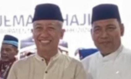 Senyum Sumringah Sambutan PJ Bupati Nganjuk Sri HandokoTaruna atas Kepulangan Rombongan Jemaah Haji