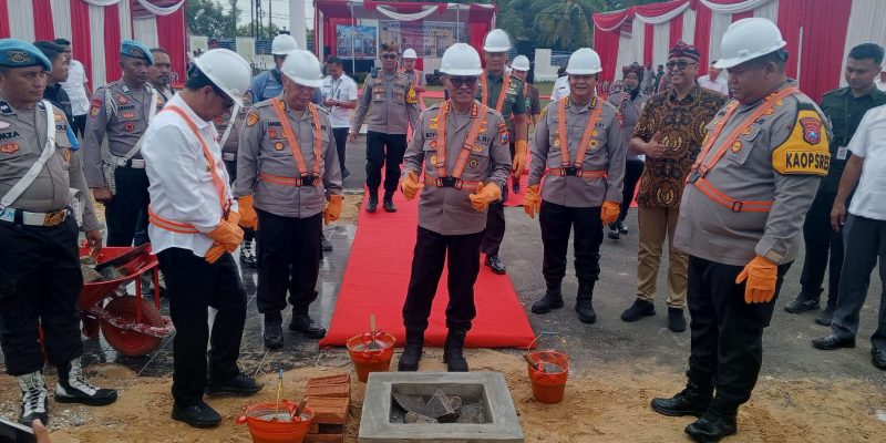 Irwasda Polda Jatim Letakan Batu Pertama Pembangunan Mako Polres Pamekasan