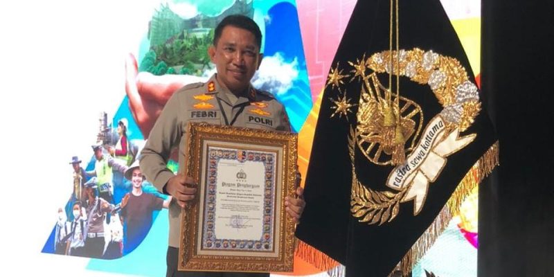 Kapolres Bangkalan AKBP Febri Isman Jaya Meraih Kembali Penghargaan Langsung Dari Kapolri