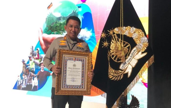 Kapolres Bangkalan AKBP Febri Isman Jaya Meraih Kembali Penghargaan Langsung Dari Kapolri