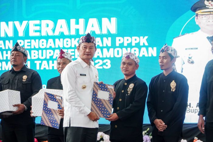 Serahkan 2.320 SK PPPK, Bupati Yes Tekankan Tiga Tugas Utama Pemerintah