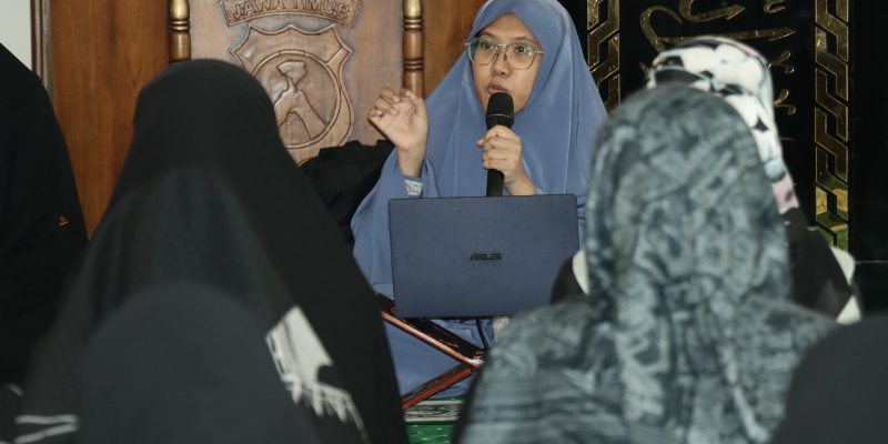 Perkuat Keimanan, Polres Gresik Gelar Ngaji Bareng Ustadzah Marwa