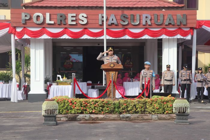 Kapolres Pasuruan Pimpin Upacara Kenaikan Pangkat Reguler Dan Pengabdian Personil Polres Pasuruan