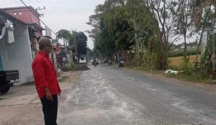 Pekerjaan Lapis Penetrasi Macadam (Lapen) Rampung dilaksanakan.