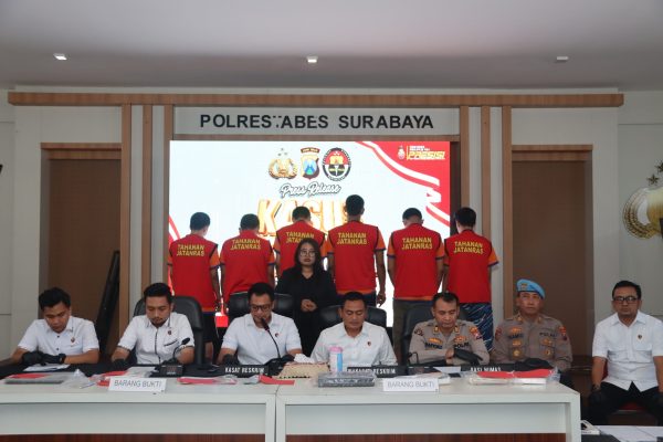 Unit Jatanras Satreskrim Polrestabes Surabaya Berhasil Ungkap Judi Omset Miliar, Enam Tersangka Di Amankan