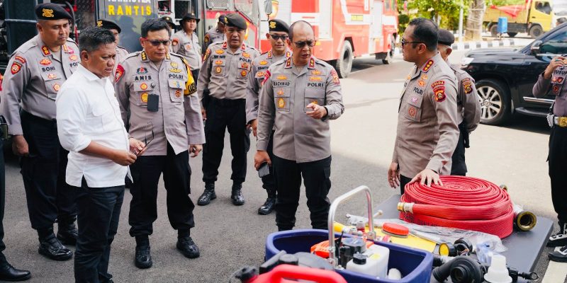 Pastikan Siap Dukung Antisipasi Karhutla, Kapolda Sumsel Periksa Kendaraan dan Sarana Peralatan Pemadam Api