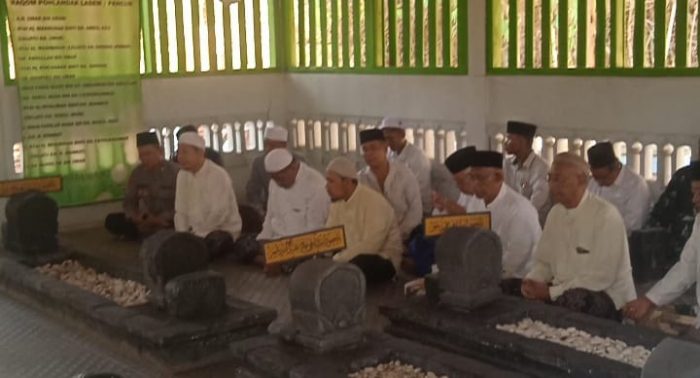 Ziarah AMANAT LASEM Di Makam KH. Abdullah Umar Di Makam Polandak – Lasem