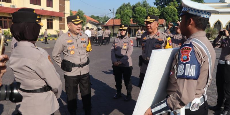 Apresiasi Kinerja Personil Polri, Kapolres Pasuruan Berikan Hadiah Umroh Gratis