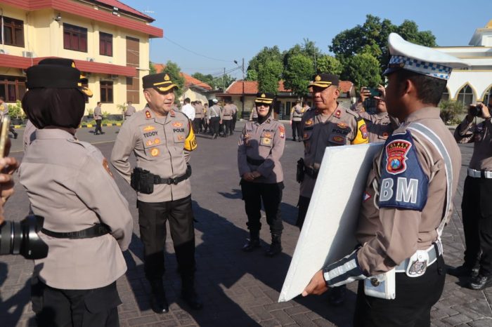 Apresiasi Kinerja Personil Polri, Kapolres Pasuruan Berikan Hadiah Umroh Gratis