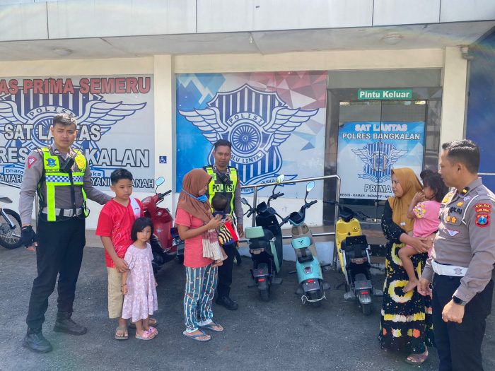 TRC Satlantas Polres Bangkalan Tertibkan Penggunaan Sepeda Listrik di Jalan Raya