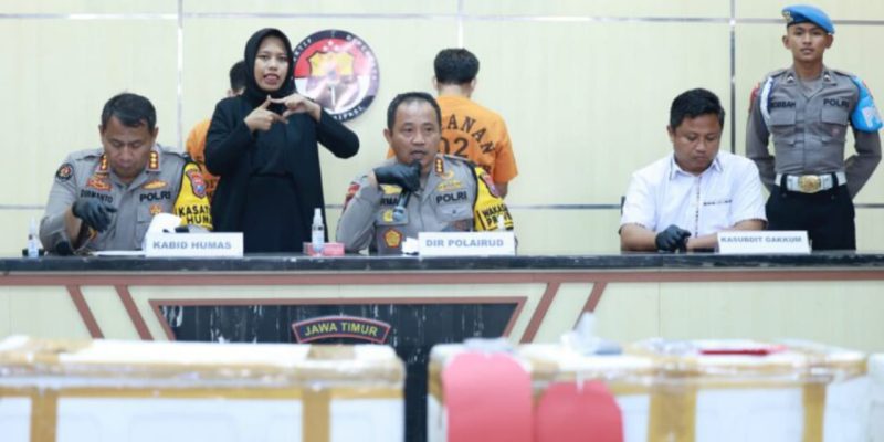 Ditpolairud Polda Jatim Ungkap Jual Beli Benih Lobster Illegal di Banyuwangi, Dua Tersangka Diamankan