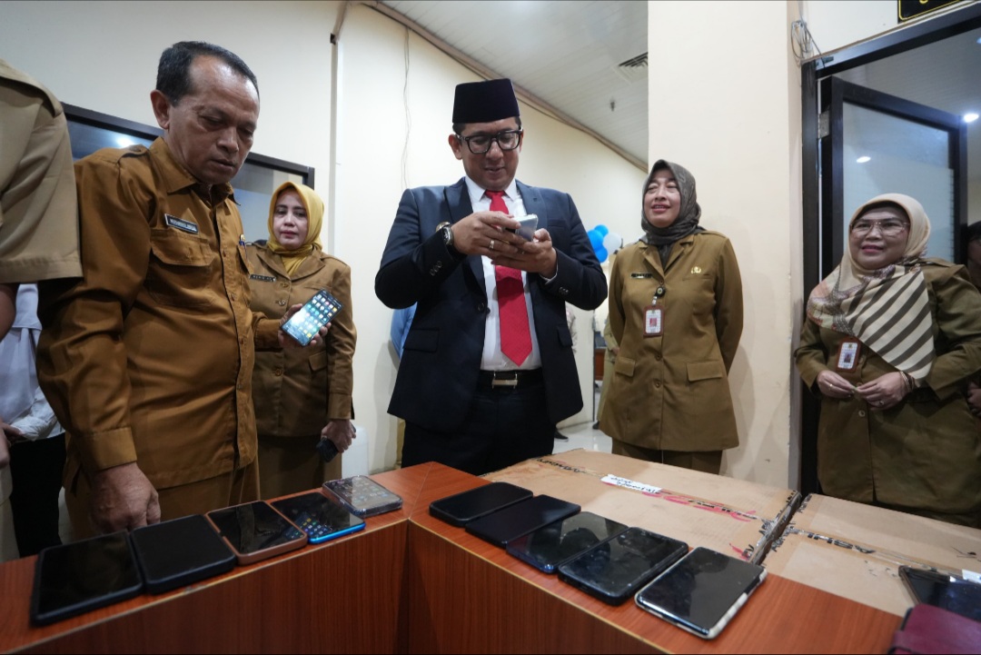 Serius Berantas Judi Online, Pj Wali Kota Mojokerto Sidak Ponsel ASN dan Temukan 5 Orang Dicurigai Terlibat