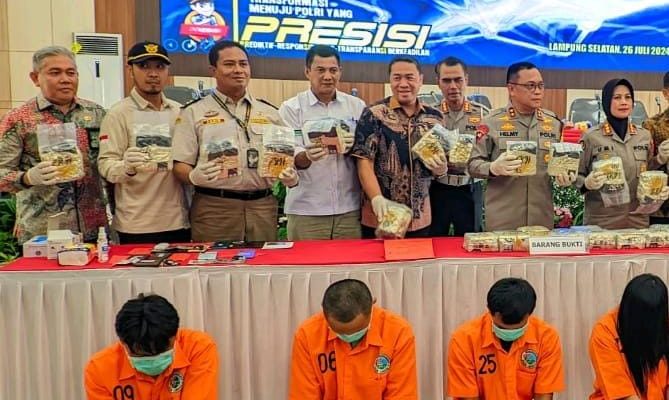Polda Lampung Gagalkan Pengiriman 30 Kg Sabu di Tol Bakauheni, Amankan Tujuh Tersangka
