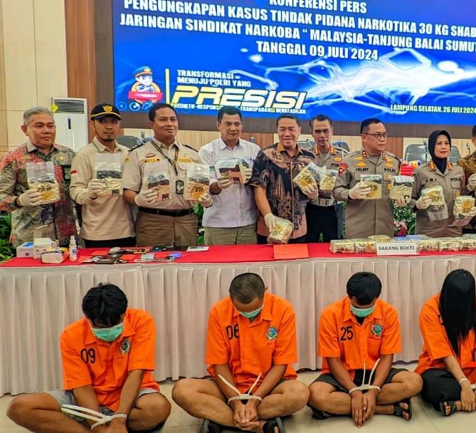 Polda Lampung Gagalkan Pengiriman 30 Kg Sabu di Tol Bakauheni, Amankan Tujuh Tersangka