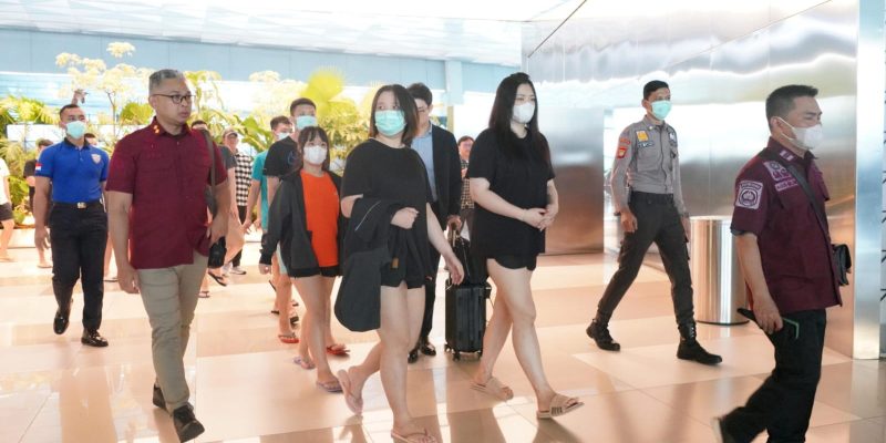 Ditjen Imigrasi Deportasi dan Cekal 13 WNA Asal Taiwan, Pelaku Kejahatan Berat