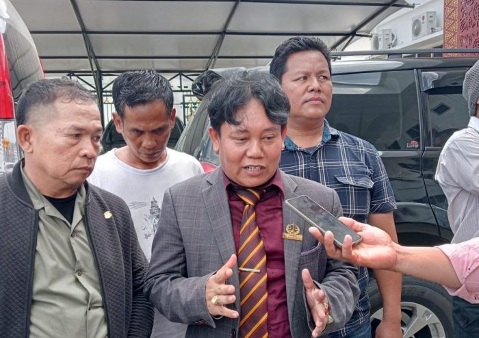 Menuntut Keadilan Aliansi Mahasiswa Dan AMMAK Demo Kejaksaan Negeri Lubuklinggau