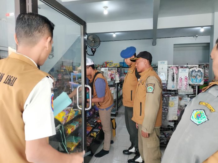 Budayakan Rokok Legal, Satpol PP Pamekasan Bersama Bea Cukai Madura Operasi Rokok Ilegal di 13 Kecamatan