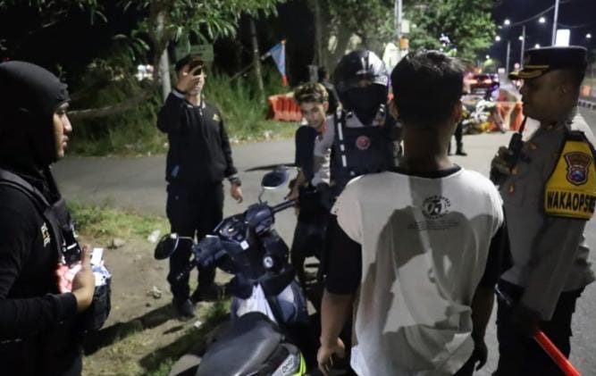 Cegah Kejahatan Malam, Polres Tanjung Perak Gelar Patroli Skala Besar